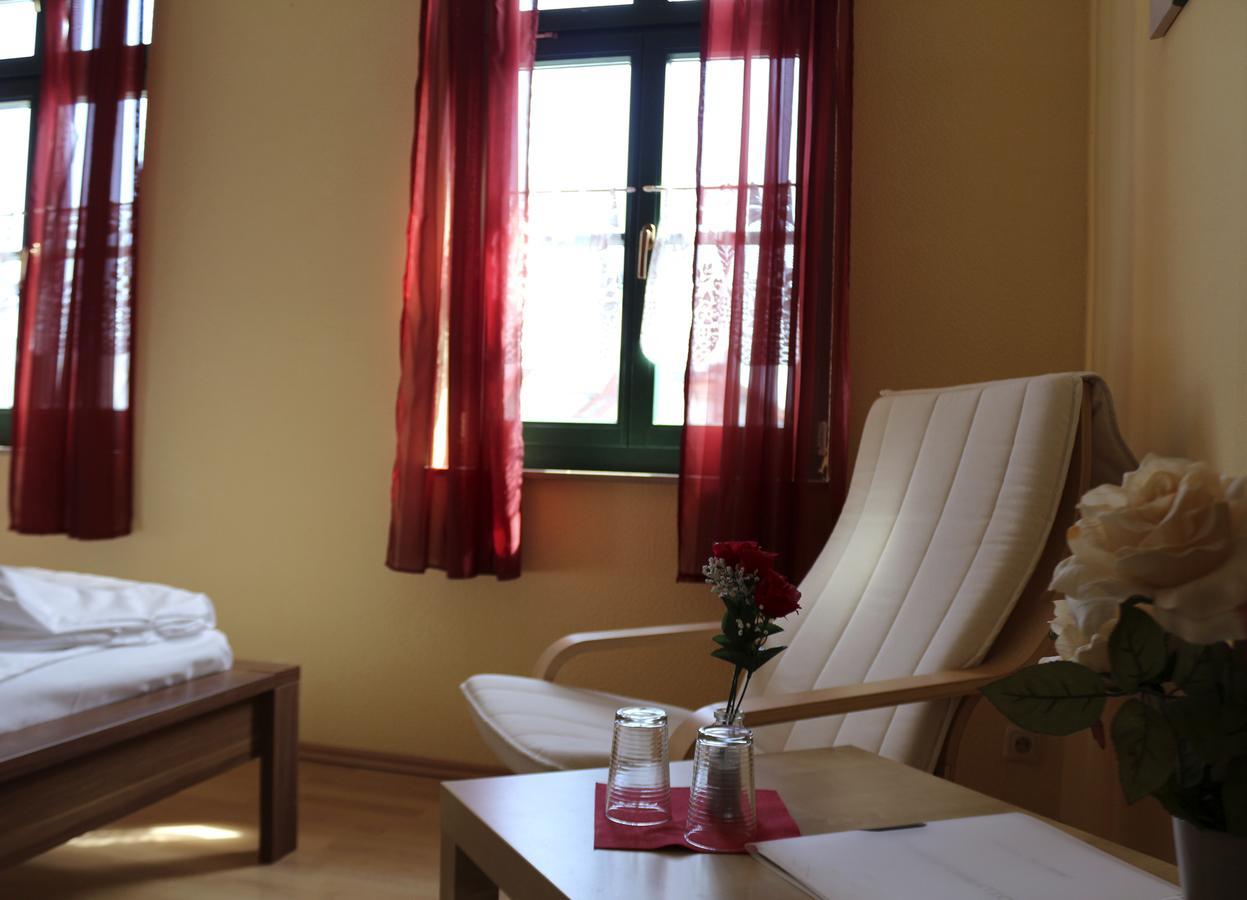 Gasthaus & Pension "Zur Rose" Weimar (Thuringia) Ngoại thất bức ảnh