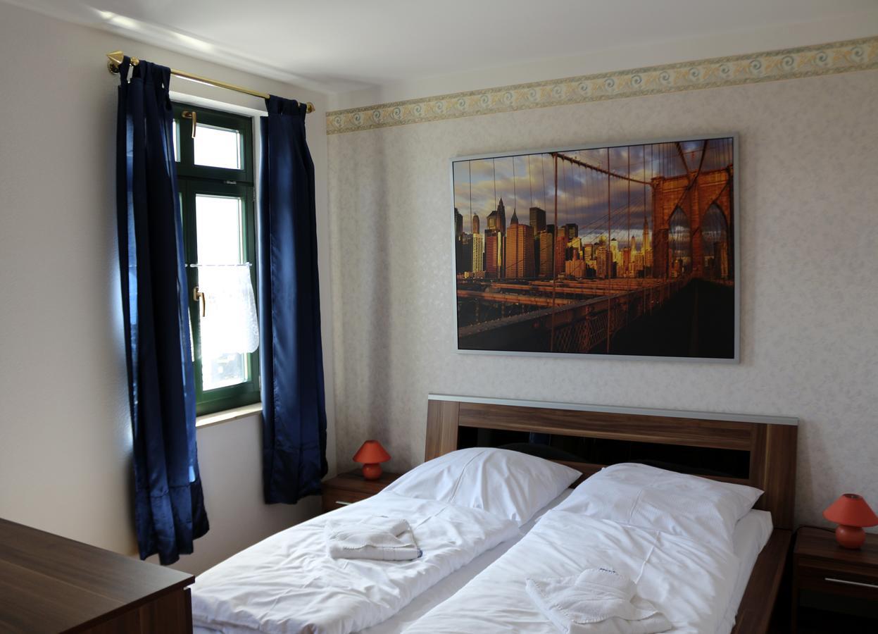 Gasthaus & Pension "Zur Rose" Weimar (Thuringia) Ngoại thất bức ảnh