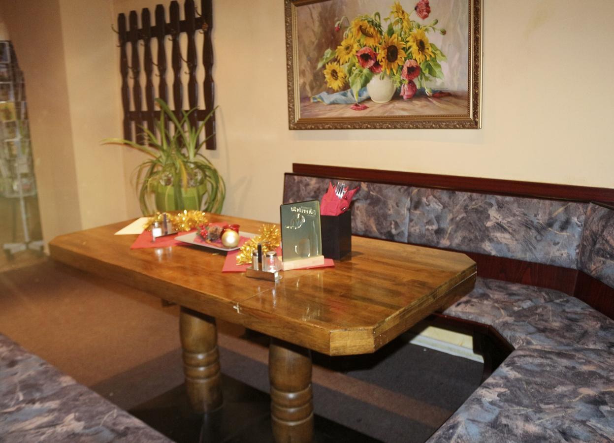 Gasthaus & Pension "Zur Rose" Weimar (Thuringia) Ngoại thất bức ảnh