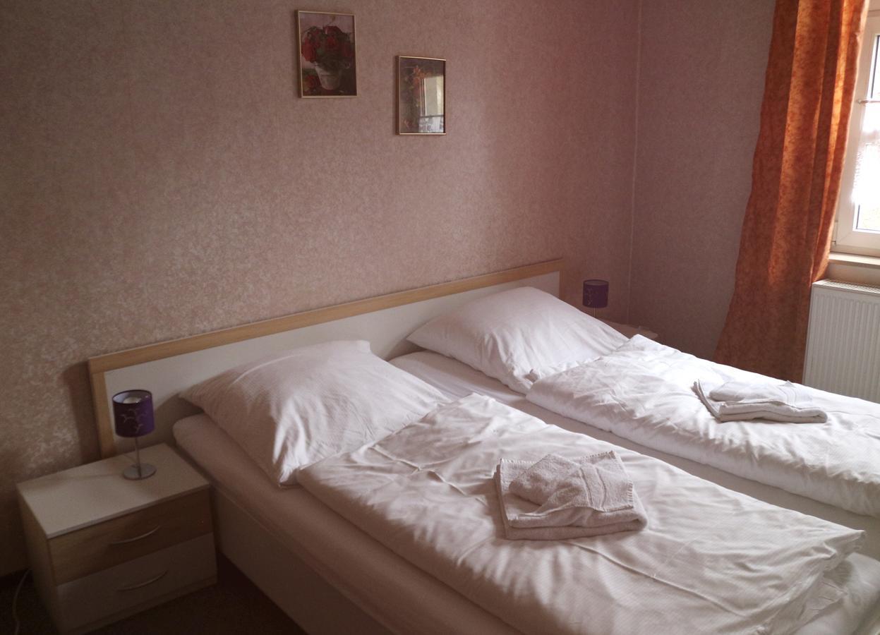 Gasthaus & Pension "Zur Rose" Weimar (Thuringia) Ngoại thất bức ảnh