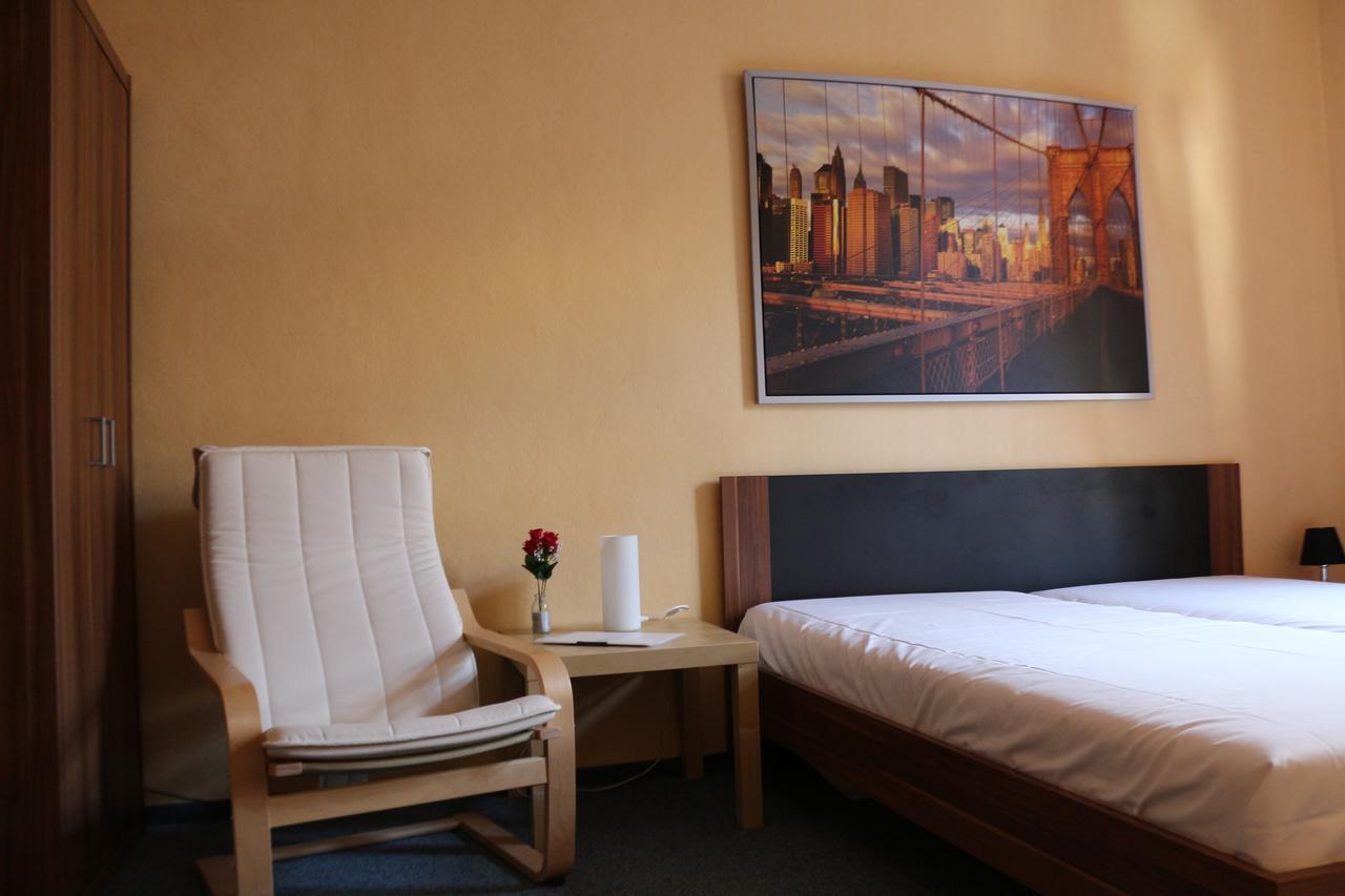 Gasthaus & Pension "Zur Rose" Weimar (Thuringia) Ngoại thất bức ảnh