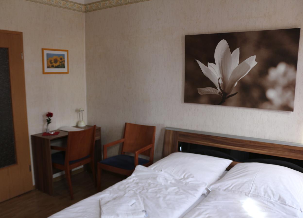 Gasthaus & Pension "Zur Rose" Weimar (Thuringia) Ngoại thất bức ảnh