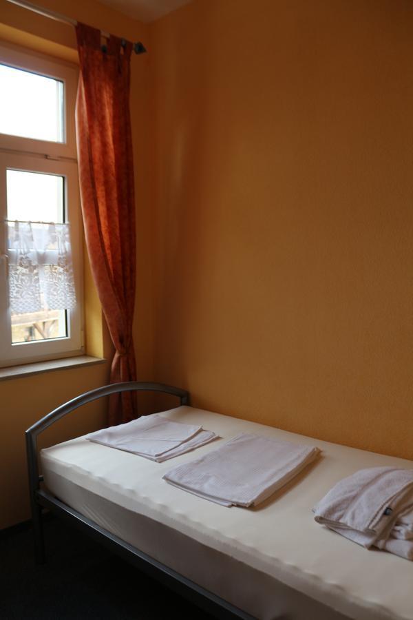 Gasthaus & Pension "Zur Rose" Weimar (Thuringia) Ngoại thất bức ảnh